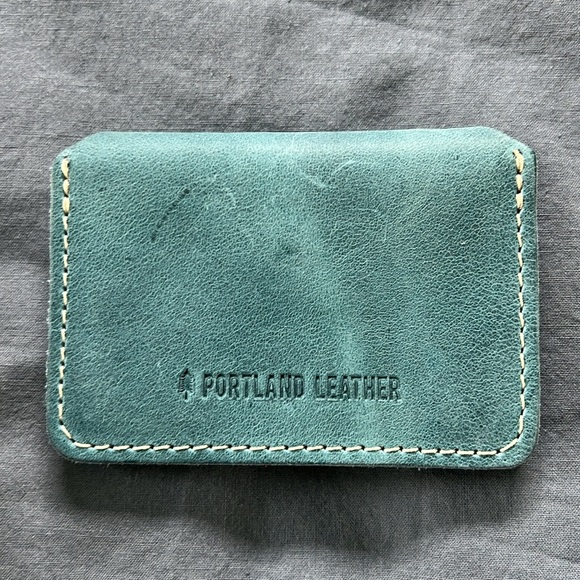 Portland Leather Crossbody Tote + Matching card holder - Picture 7 of 14